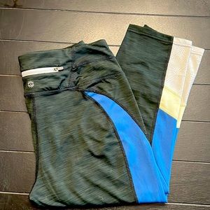 ❤️Tangerine color block crop yoga pants-Size M